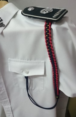 红黄蓝三色肩索图片