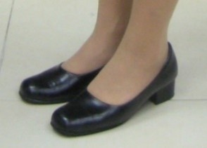 女導師於穿著禮服時皮鞋圖片